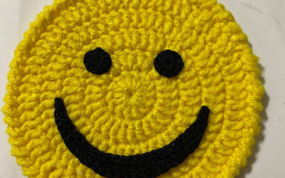 emoji smiling face free crochet pattern (1)