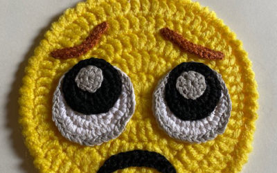 emoji sad  face coaster Free crochet pattern(4)